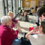 Les élèves de Bahuet expérimentent l'art du jeu en animation sénior.